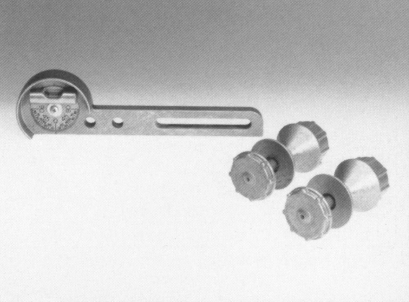Dual-Angle Flange Level Part # CM-20